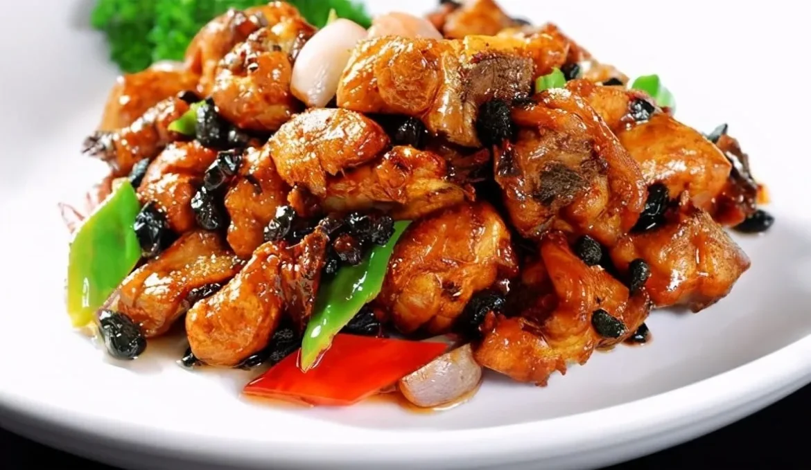 Chicken with fermented black beans (Dou Chi Ji Ding)