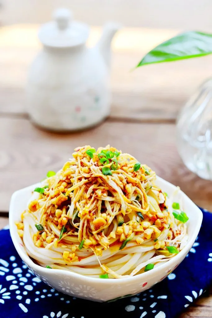 Chinese spicy cold noodles