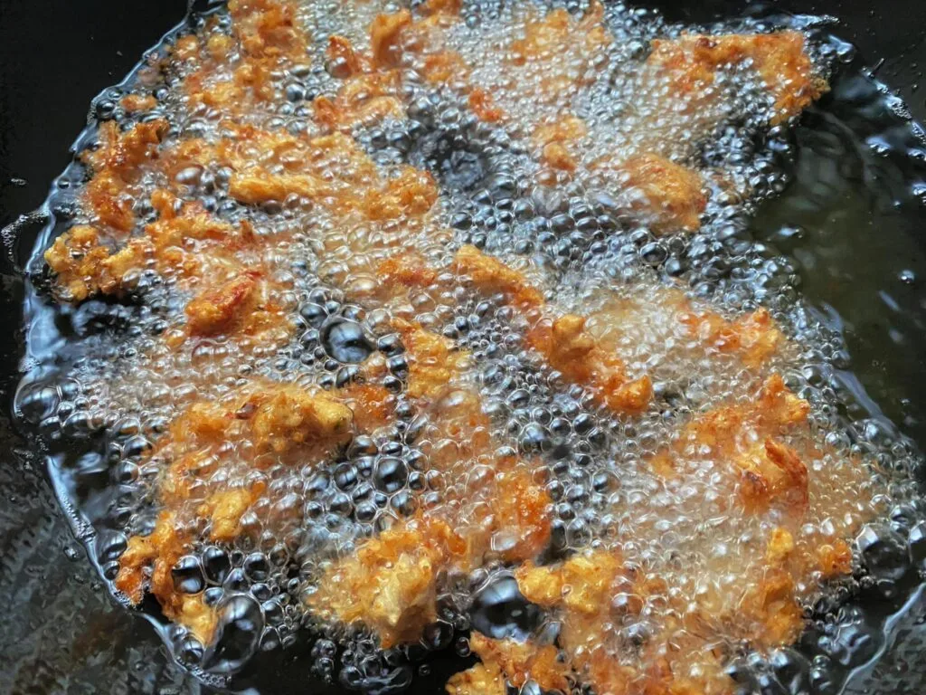 Deep-frying in a wok