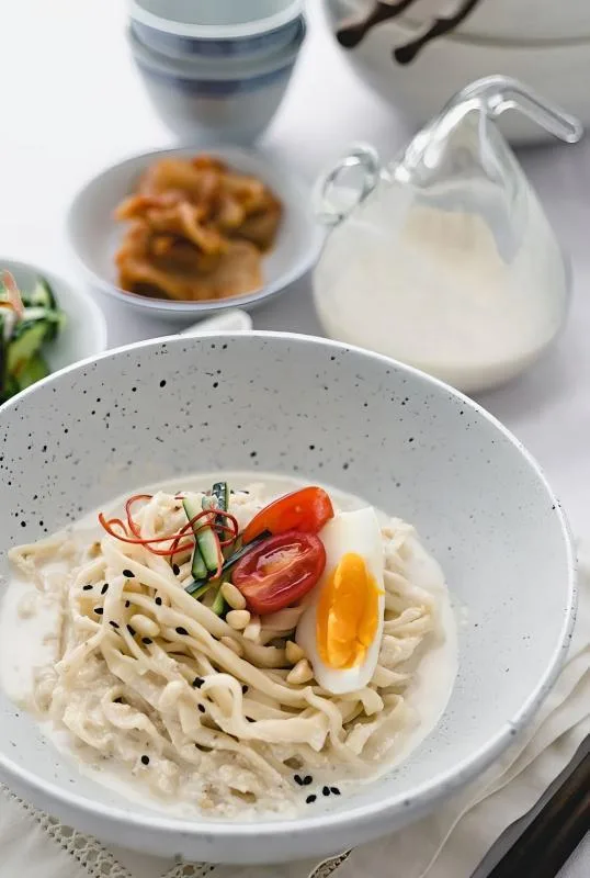Kalguksu Korean noodle soup