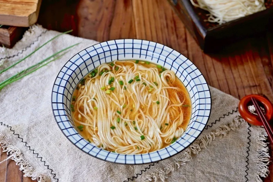 Noodles in soy sauce broth