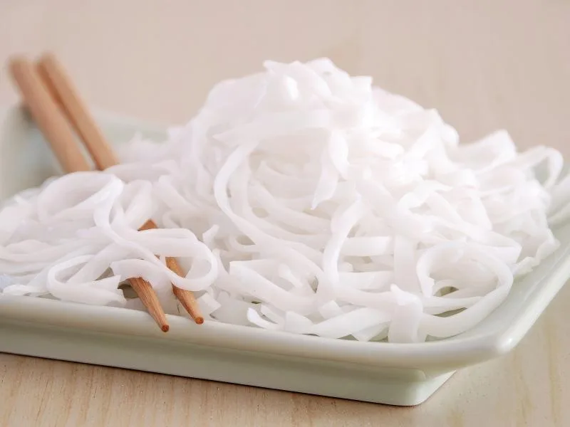 Dried rice noodles