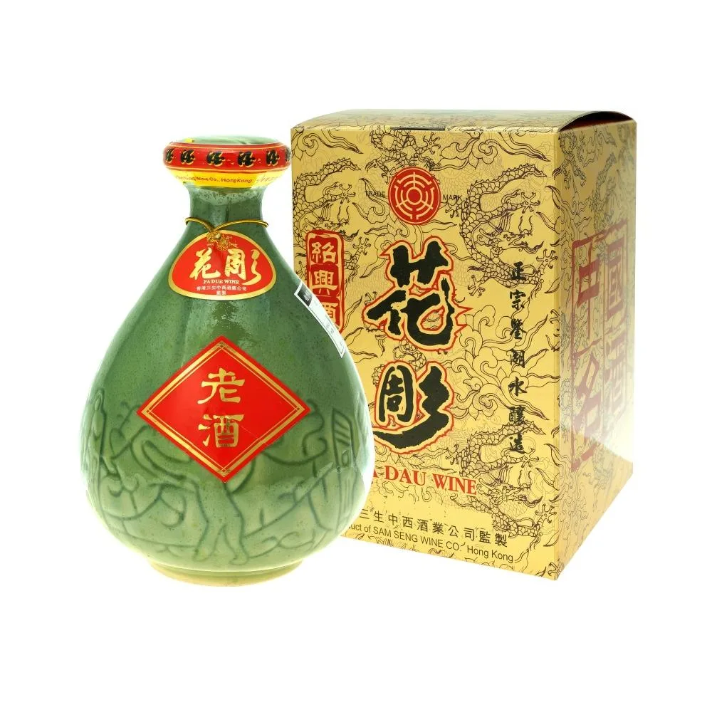 Amber-colored Shaoxing wine