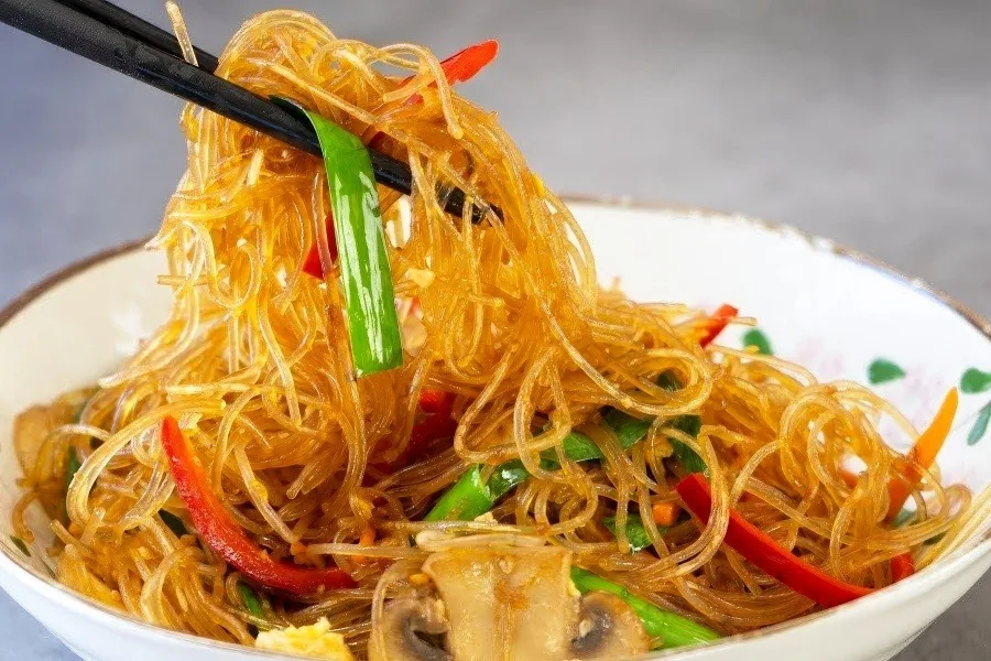 Stir-fried glass noodles